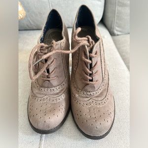 High heels shoes